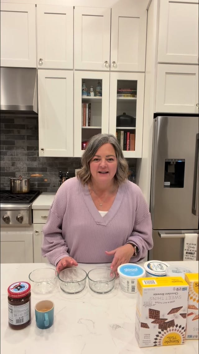 Jumping on the viral high protein trend… part 1 😀

My gils came over to try them all… stay tuned for part two!  I can’t wait to share bloopers from that one hehehe!

Have you tried it yet!

#viral #3ingredientcheesecake #highprotein #glutenfree #trendingrecipe